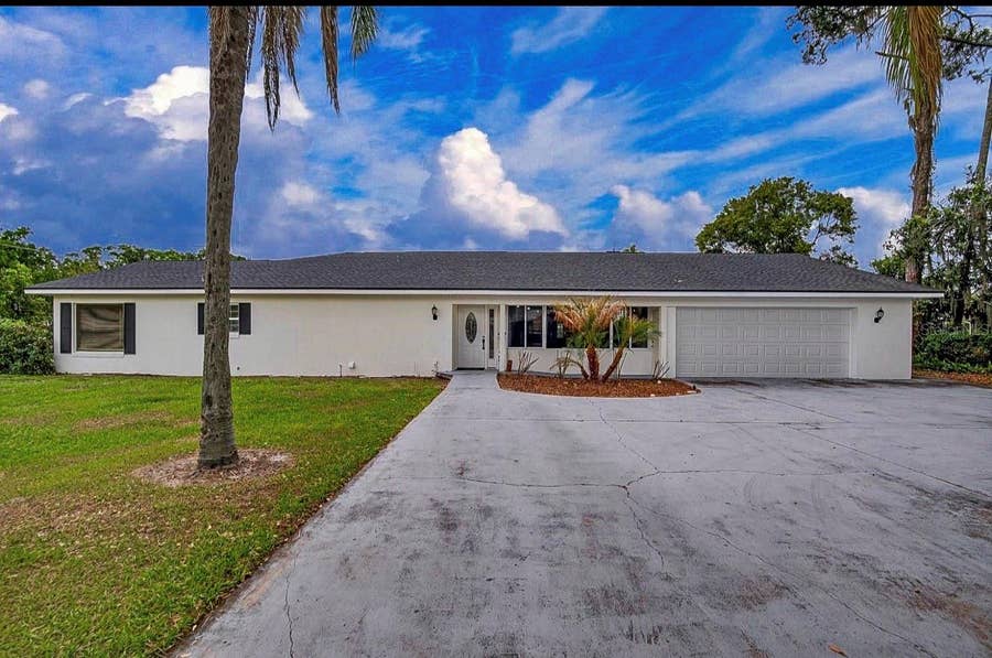 Property photo for 723 W PINEDALE DRIVE, Plant City, FL
