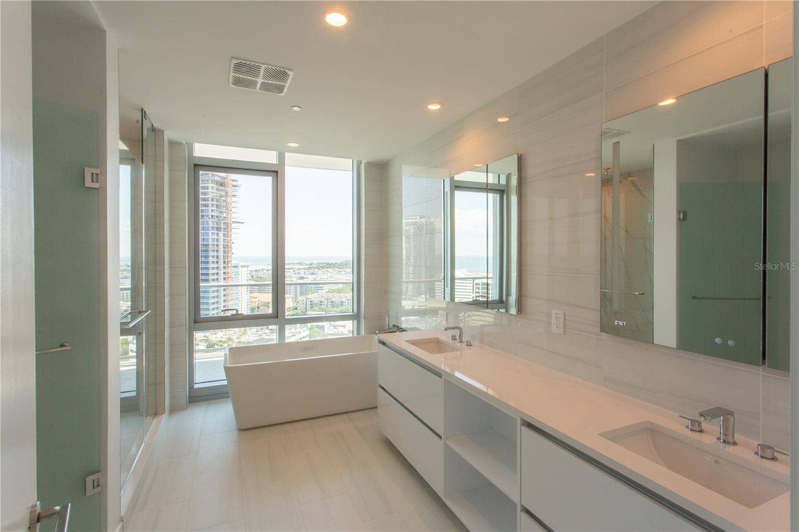 400 CENTRAL AVENUE, #2001, St Petersburg, FL 33701