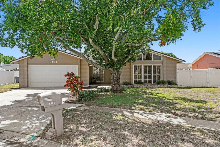 Property photo for 6404 HEATHER MOOR COURT, Tampa, FL