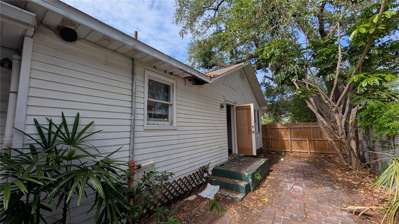 114 S BUNGALOW PARK AVENUE, Tampa, FL 33609 114 S BUNGALOW PARK AVENUE, Tampa, FL 33609