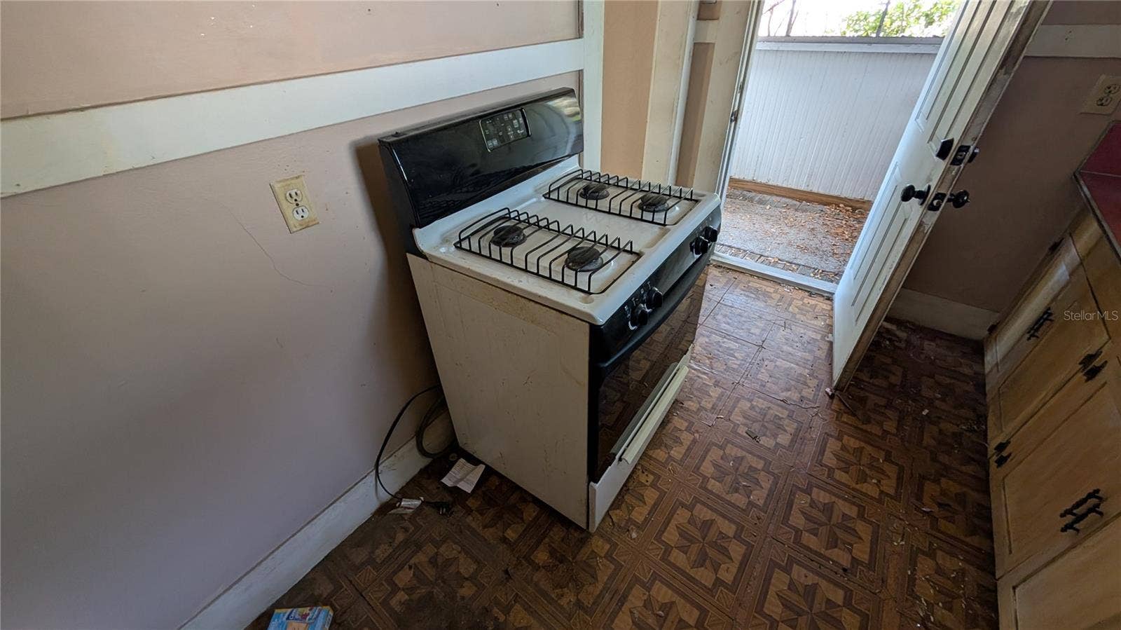 114 S BUNGALOW PARK AVENUE, Tampa, FL 33609 114 S BUNGALOW PARK AVENUE, Tampa, FL 33609