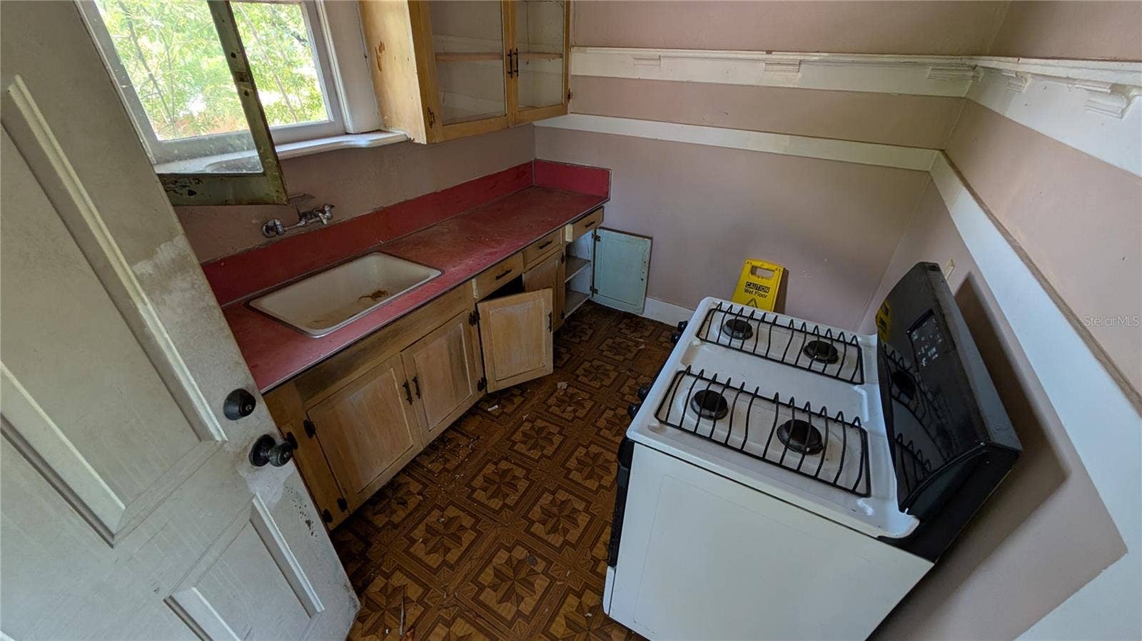 114 S BUNGALOW PARK AVENUE, Tampa, FL 33609 114 S BUNGALOW PARK AVENUE, Tampa, FL 33609