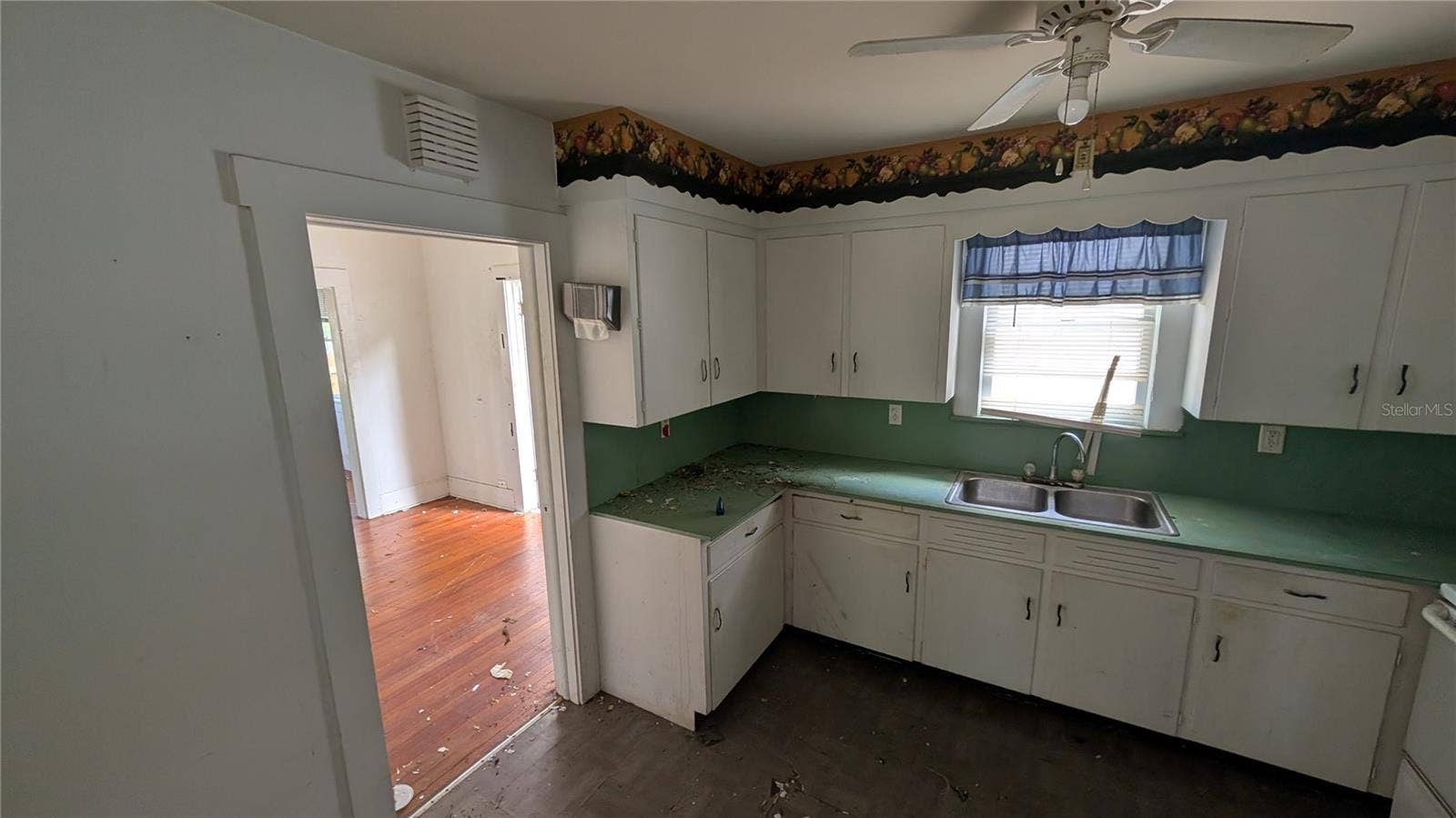 114 S BUNGALOW PARK AVENUE, Tampa, FL 33609 114 S BUNGALOW PARK AVENUE, Tampa, FL 33609
