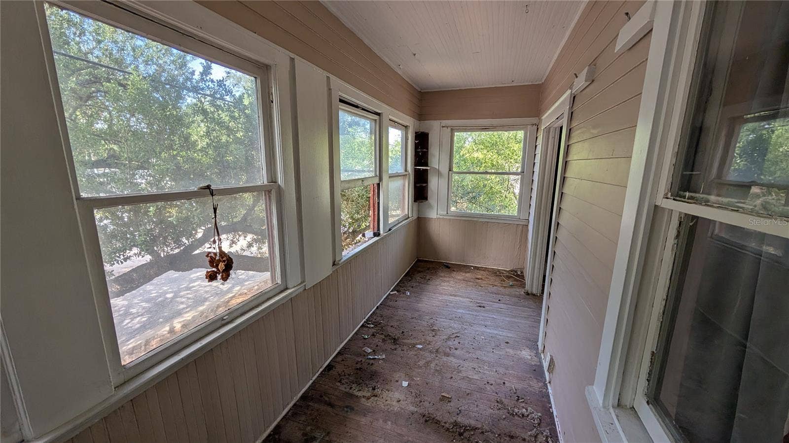 114 S BUNGALOW PARK AVENUE, Tampa, FL 33609 114 S BUNGALOW PARK AVENUE, Tampa, FL 33609