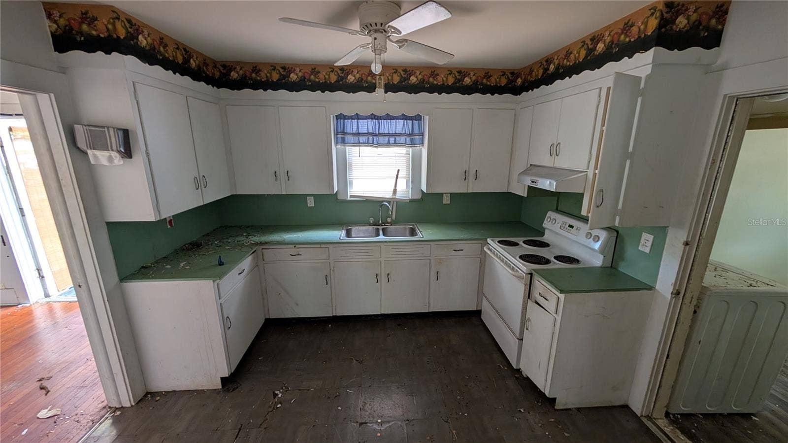 114 S BUNGALOW PARK AVENUE, Tampa, FL 33609 114 S BUNGALOW PARK AVENUE, Tampa, FL 33609