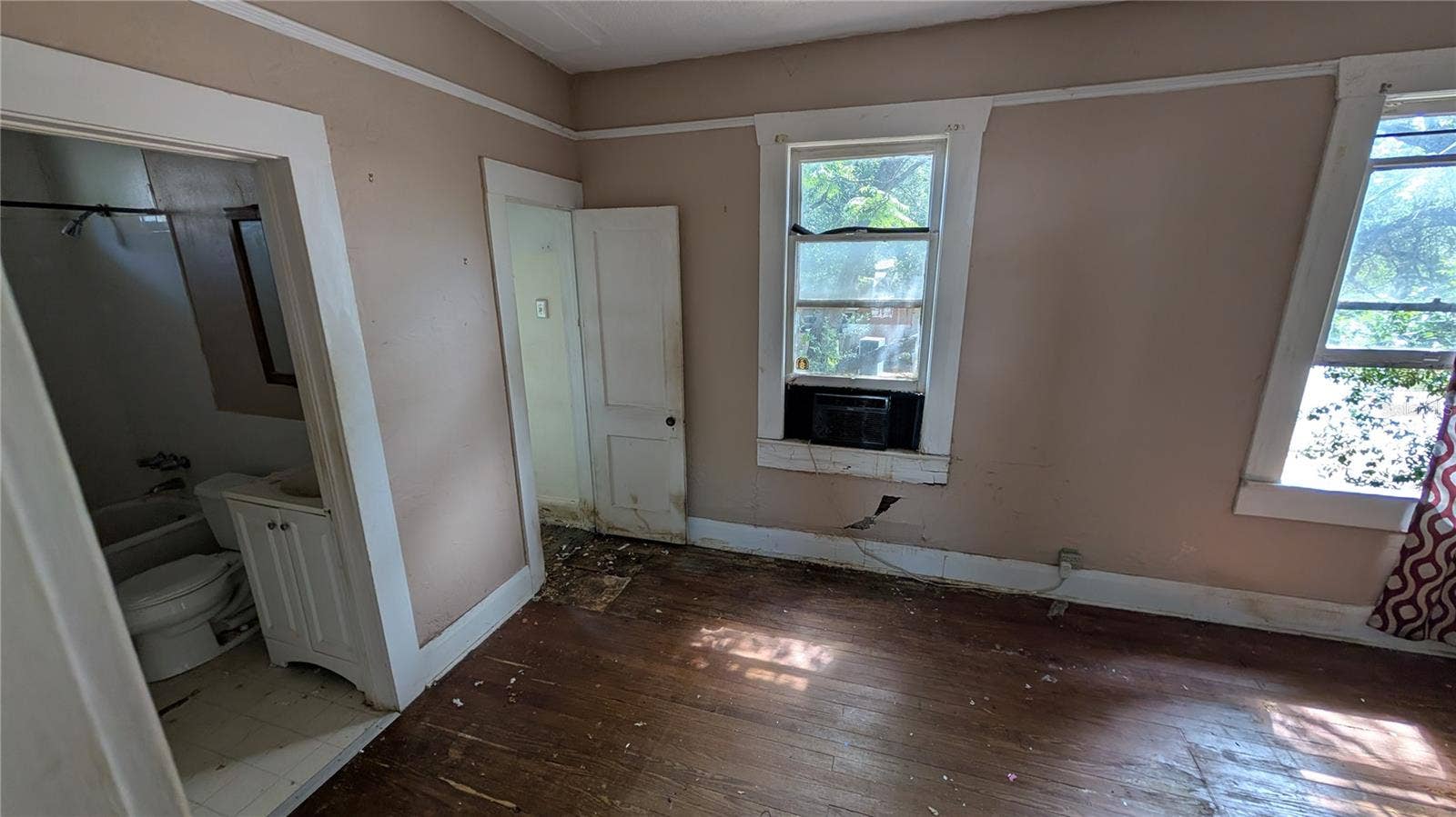 114 S BUNGALOW PARK AVENUE, Tampa, FL 33609 114 S BUNGALOW PARK AVENUE, Tampa, FL 33609
