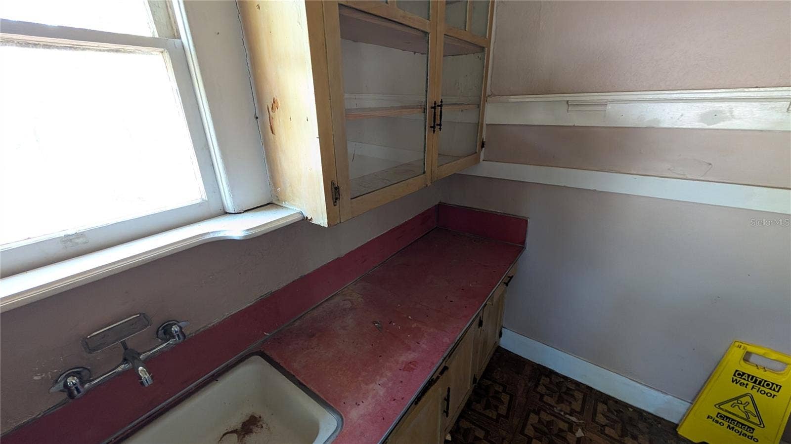 114 S BUNGALOW PARK AVENUE, Tampa, FL 33609 114 S BUNGALOW PARK AVENUE, Tampa, FL 33609