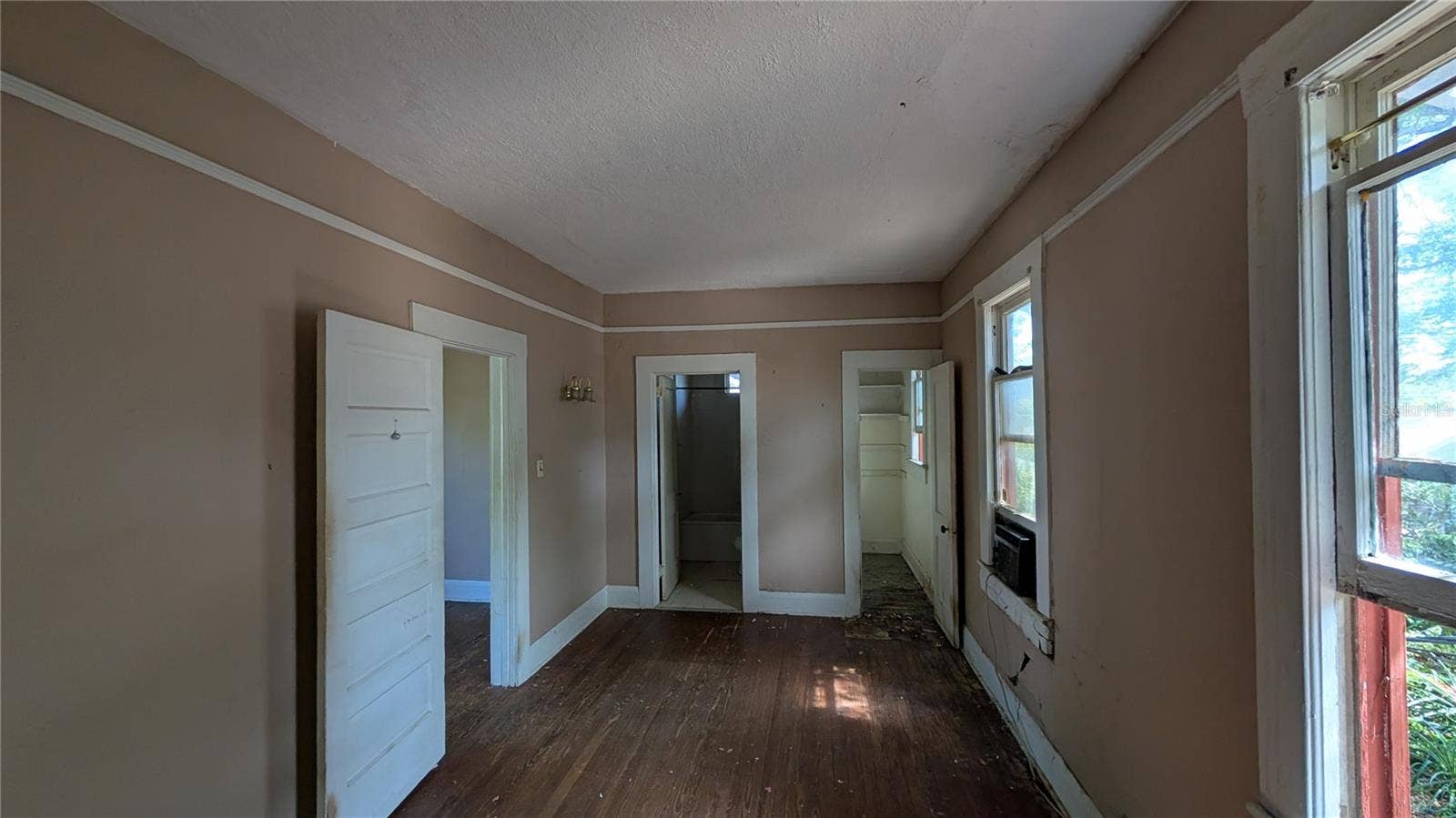 114 S BUNGALOW PARK AVENUE, Tampa, FL 33609 114 S BUNGALOW PARK AVENUE, Tampa, FL 33609