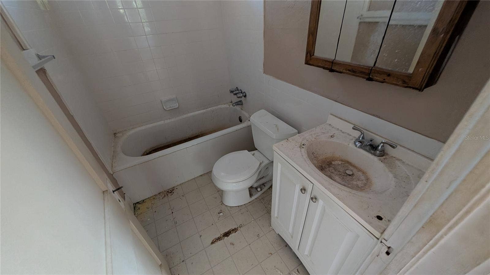 114 S BUNGALOW PARK AVENUE, Tampa, FL 33609 114 S BUNGALOW PARK AVENUE, Tampa, FL 33609