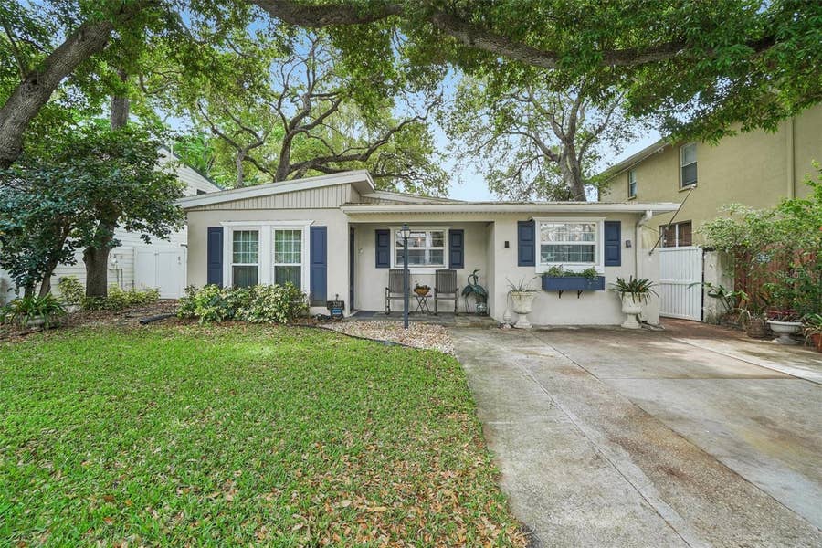 Property photo for 3218 W OAKELLAR AVENUE, Tampa, FL