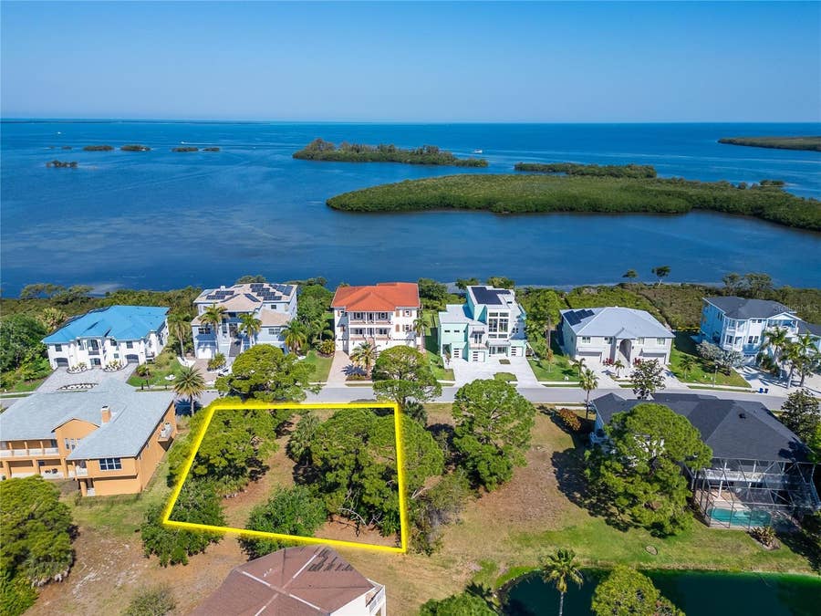 Property photo for HARBOUR WATCH CIRCLE, Tarpon Springs, FL