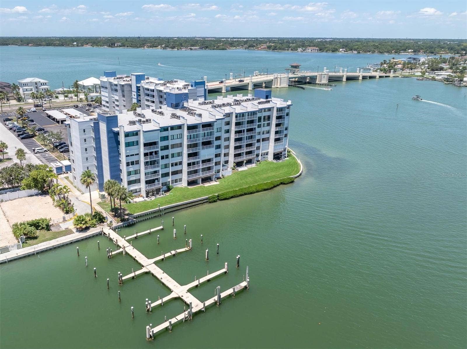 450 TREASURE ISLAND CAUSEWAY, #102, Treasure Island, FL 33706 South side