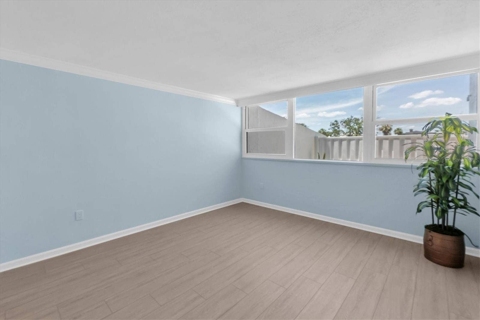 450 TREASURE ISLAND CAUSEWAY, #102, Treasure Island, FL 33706 Master bedroom