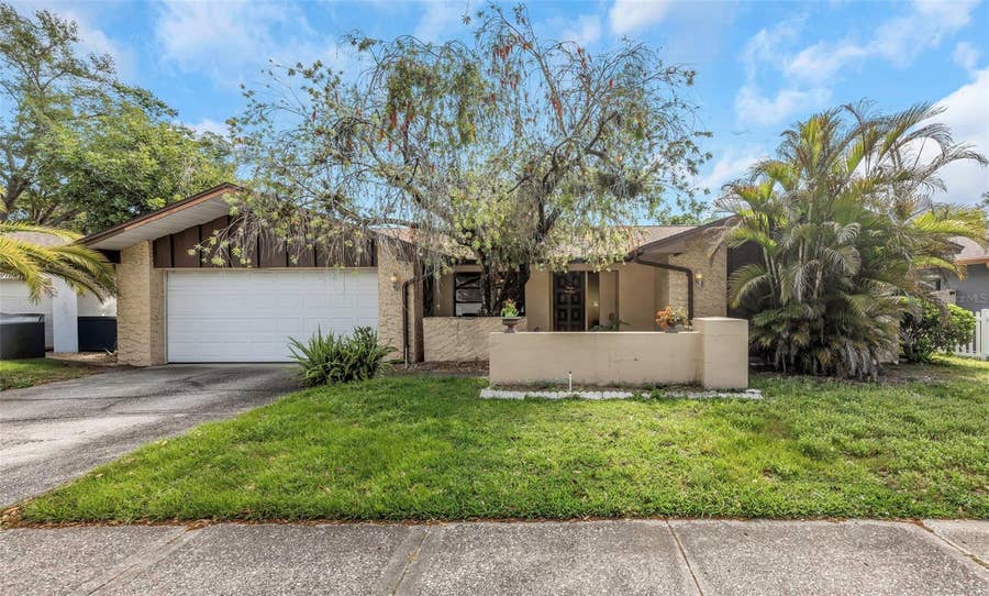 Property photo for 107 COUNTRY VILLAS DRIVE, Safety Harbor, FL