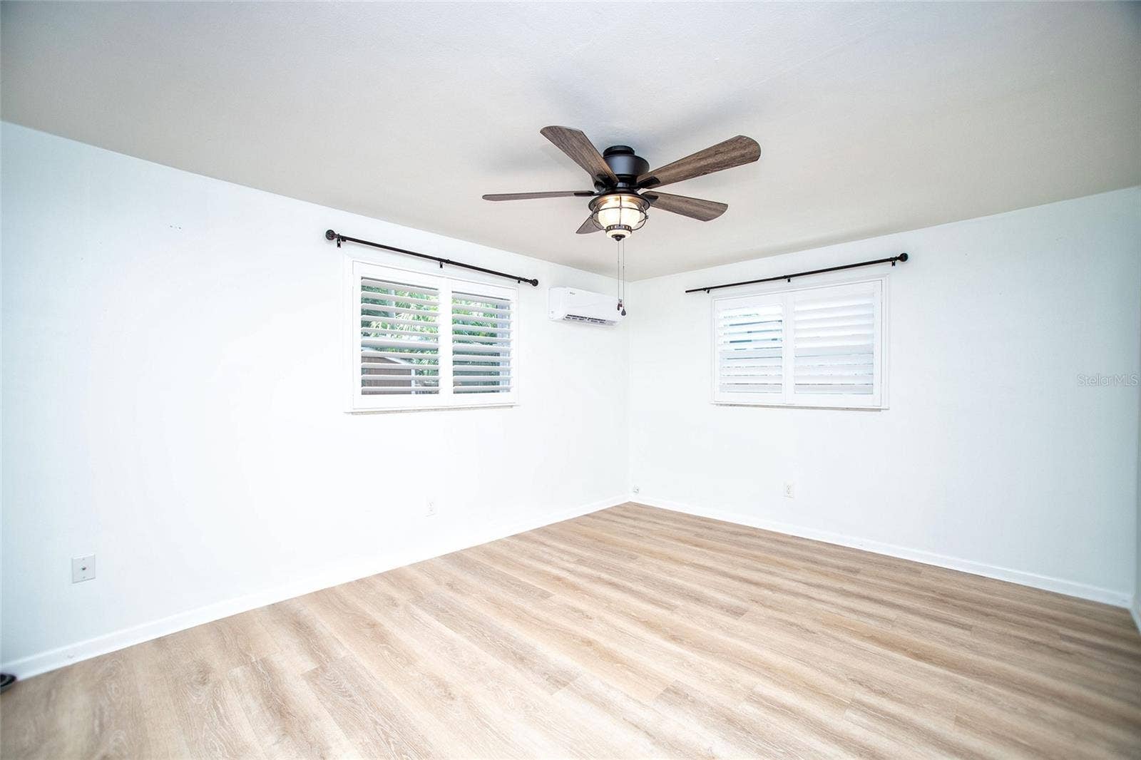 989 8TH AVENUE NE, Largo, FL 33770