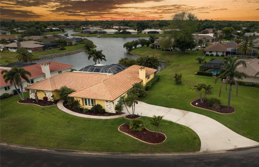Property photo for 1800 LIESL DRIVE E, Venice, FL