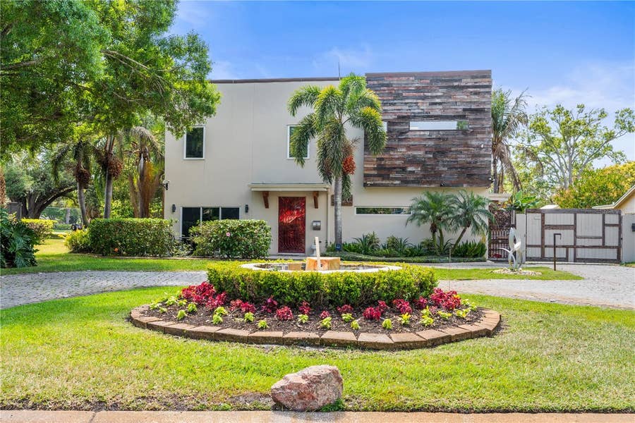 Property photo for 2520 GOMAZ WAY S, St Petersburg, FL