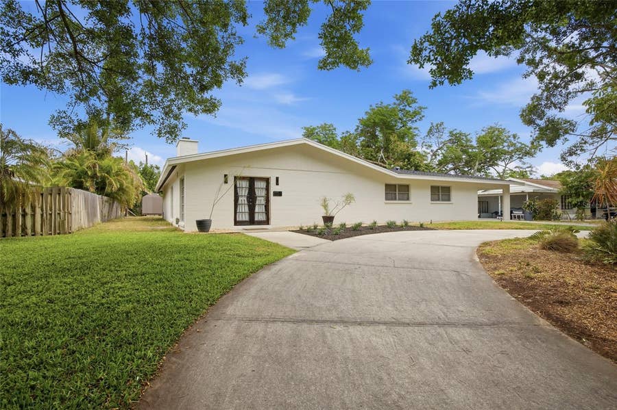 Property photo for 615 FONTANA LANE, Bradenton, FL