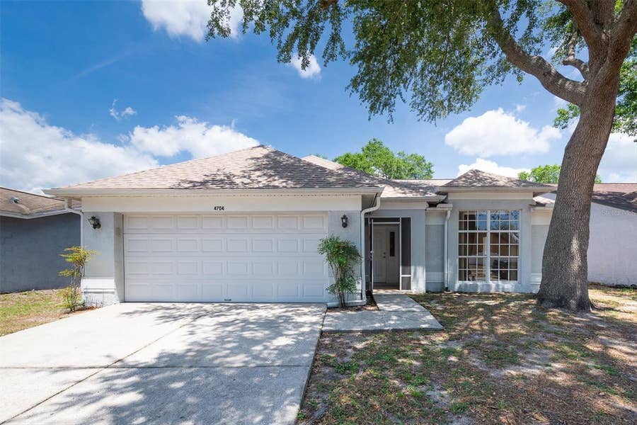 Property photo for 4704 LIGHTERWOOD WAY, Valrico, FL