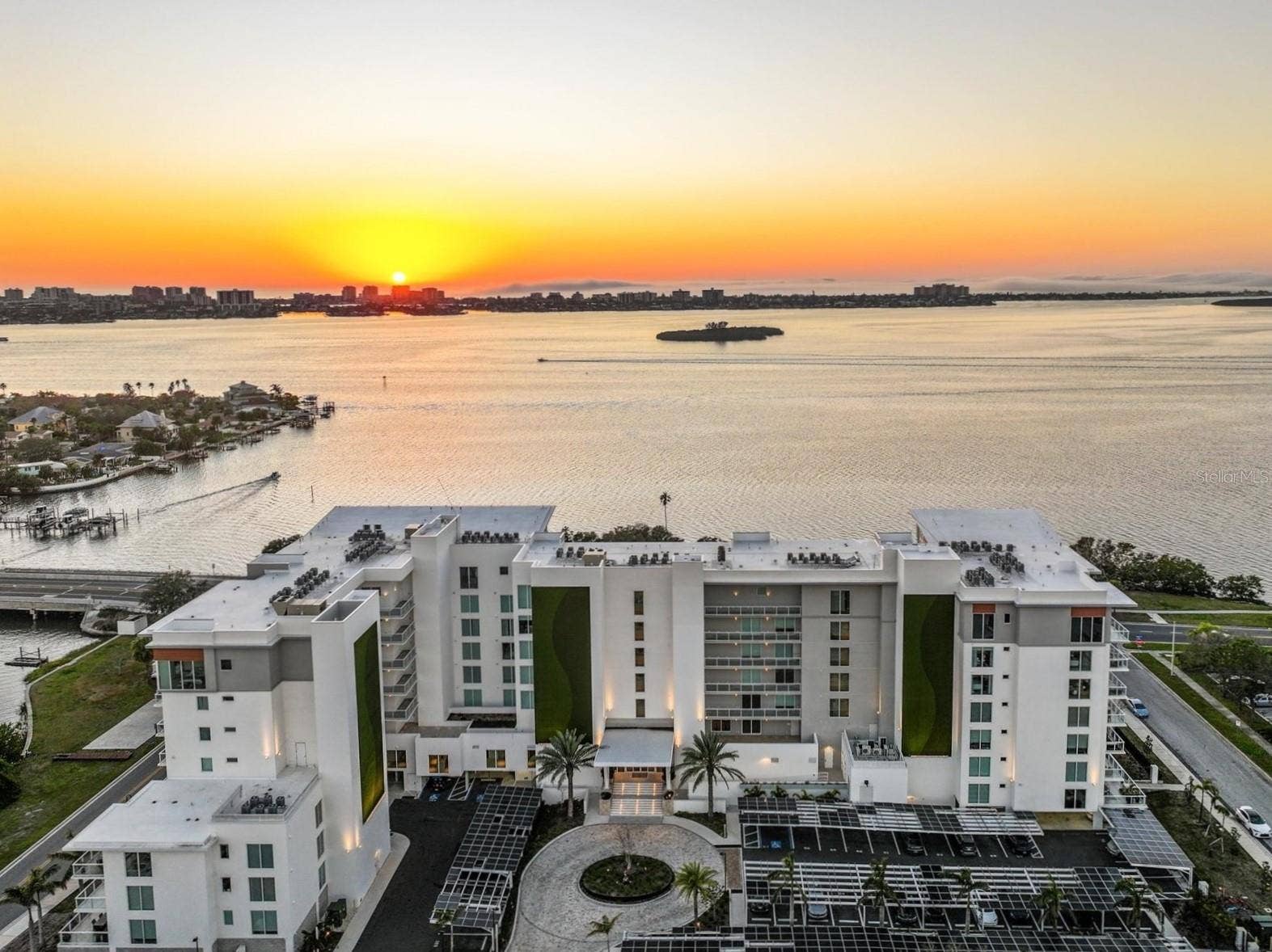 1028 SUNSET POINT ROAD, #R9, Clearwater, FL 33755 Serena by the Sea