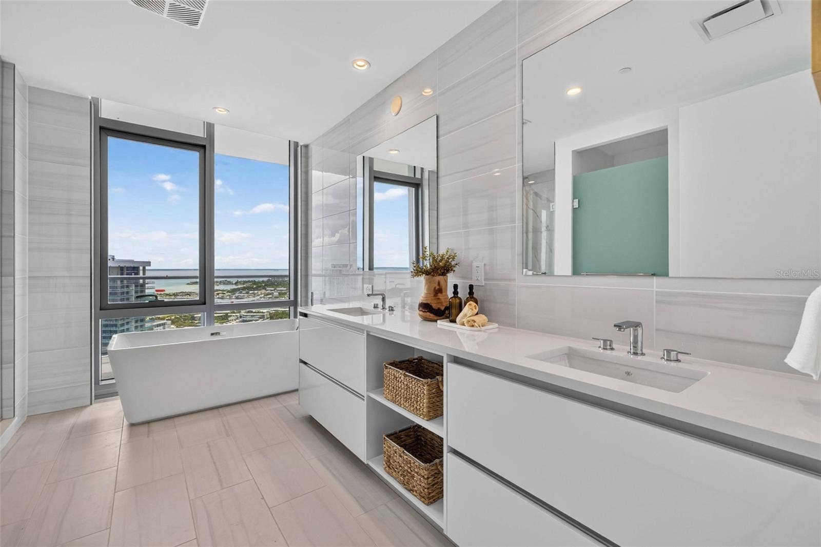 400 CENTRAL AVENUE, #3401, St Petersburg, FL 33701 400 CENTRAL AVENUE, #3401, St Petersburg, FL 33701