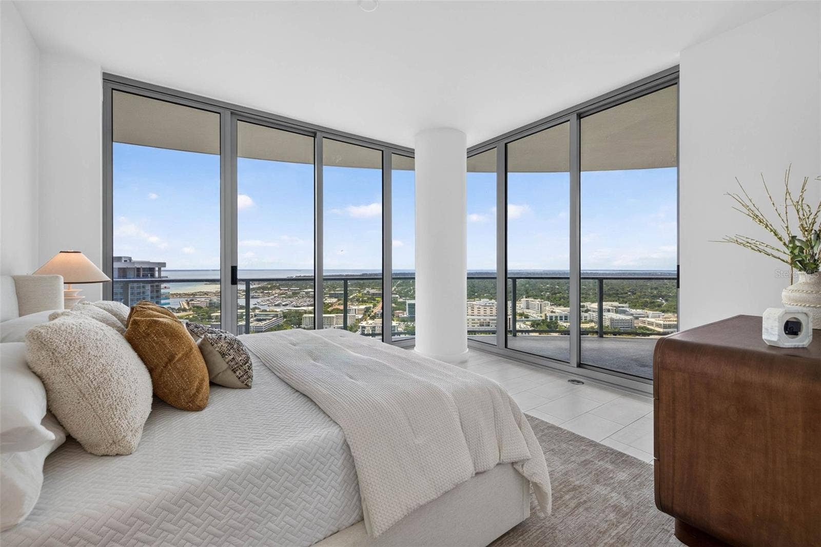 400 CENTRAL AVENUE, #3401, St Petersburg, FL 33701 400 CENTRAL AVENUE, #3401, St Petersburg, FL 33701