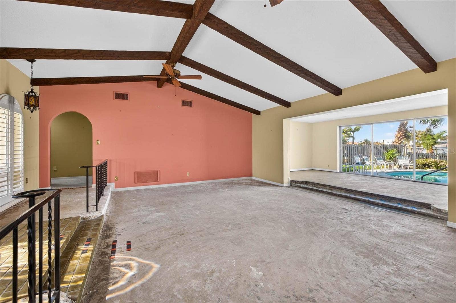3103 WEDGEWOOD DRIVE, Belleair Beach, FL 33786 Living Room