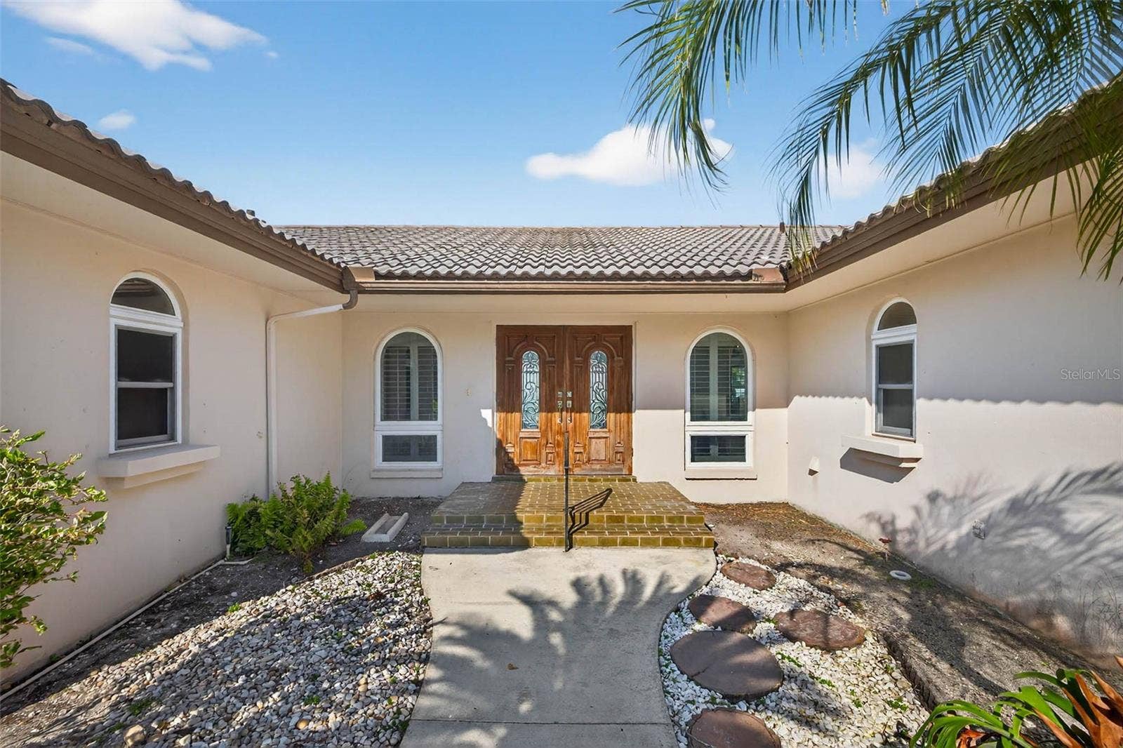 3103 WEDGEWOOD DRIVE, Belleair Beach, FL 33786 Entry