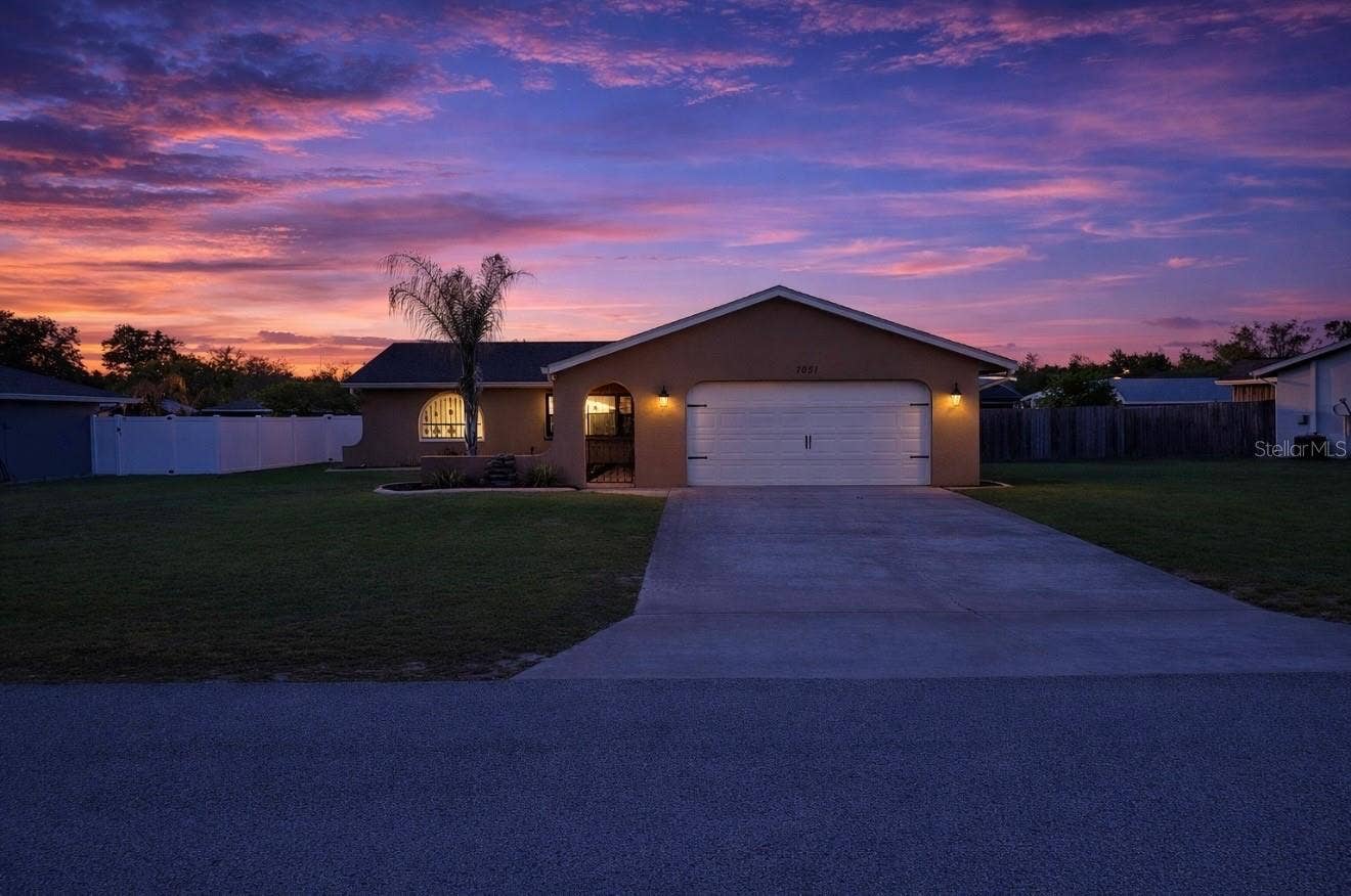 7051 LEXINGTON CIR, Brooksville, FL 34602 Front Home evening