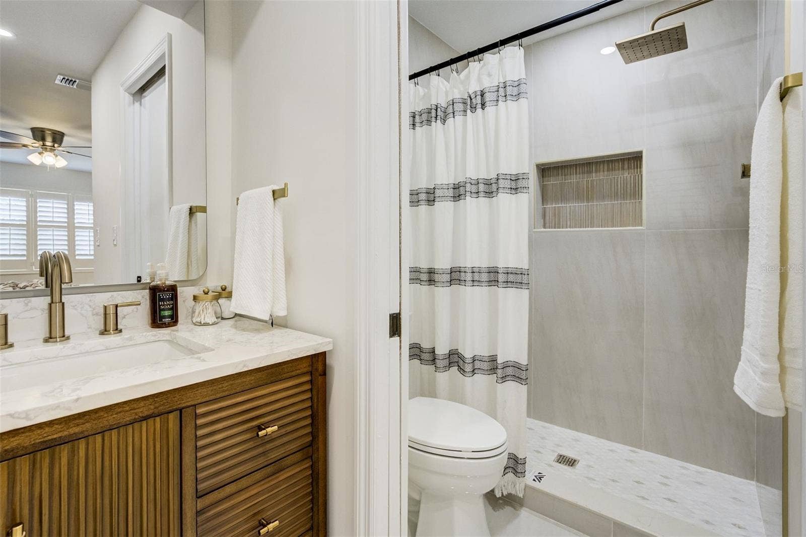 460 S PAULA DRIVE, #402, Dunedin, FL 34698 Primary Bathroom
