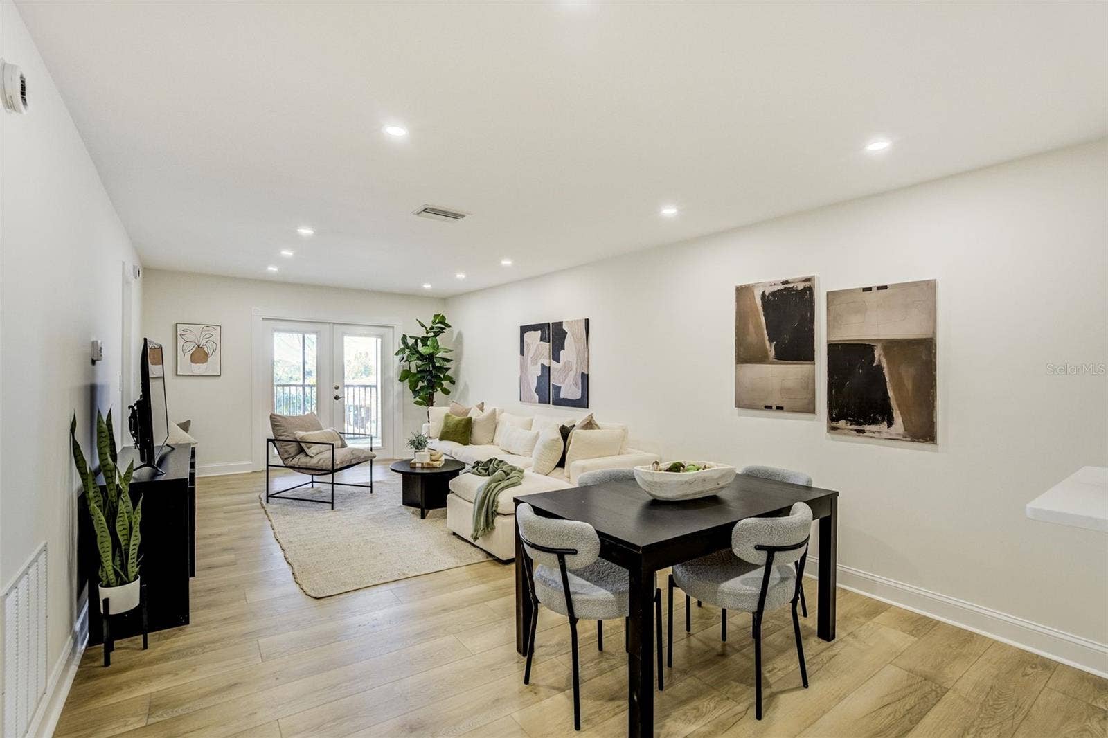 460 S PAULA DRIVE, #402, Dunedin, FL 34698 Living/Dining Combo