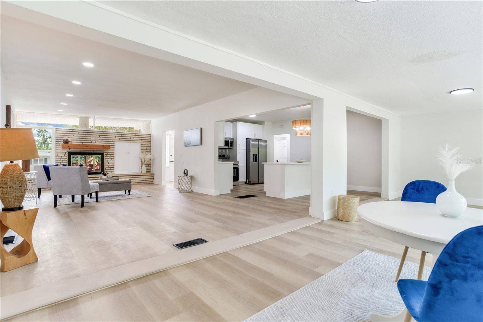 2753 VALENCIA DRIVE, Sarasota, FL 34239 2753 VALENCIA DRIVE, Sarasota, FL 34239