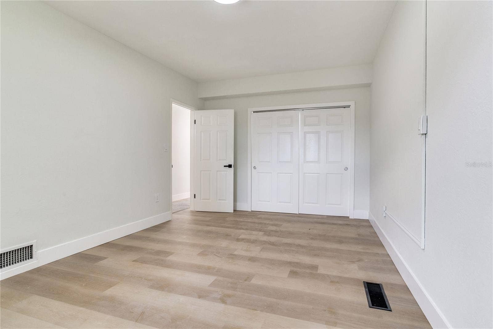 2753 VALENCIA DRIVE, Sarasota, FL 34239 2753 VALENCIA DRIVE, Sarasota, FL 34239