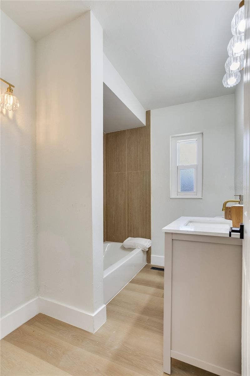 2753 VALENCIA DRIVE, Sarasota, FL 34239 2753 VALENCIA DRIVE, Sarasota, FL 34239