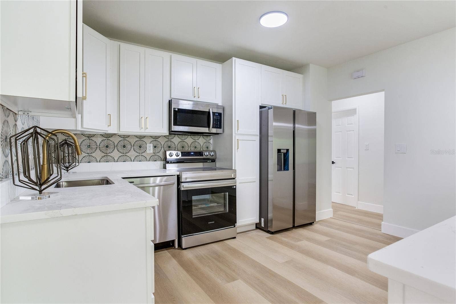 2753 VALENCIA DRIVE, Sarasota, FL 34239 2753 VALENCIA DRIVE, Sarasota, FL 34239