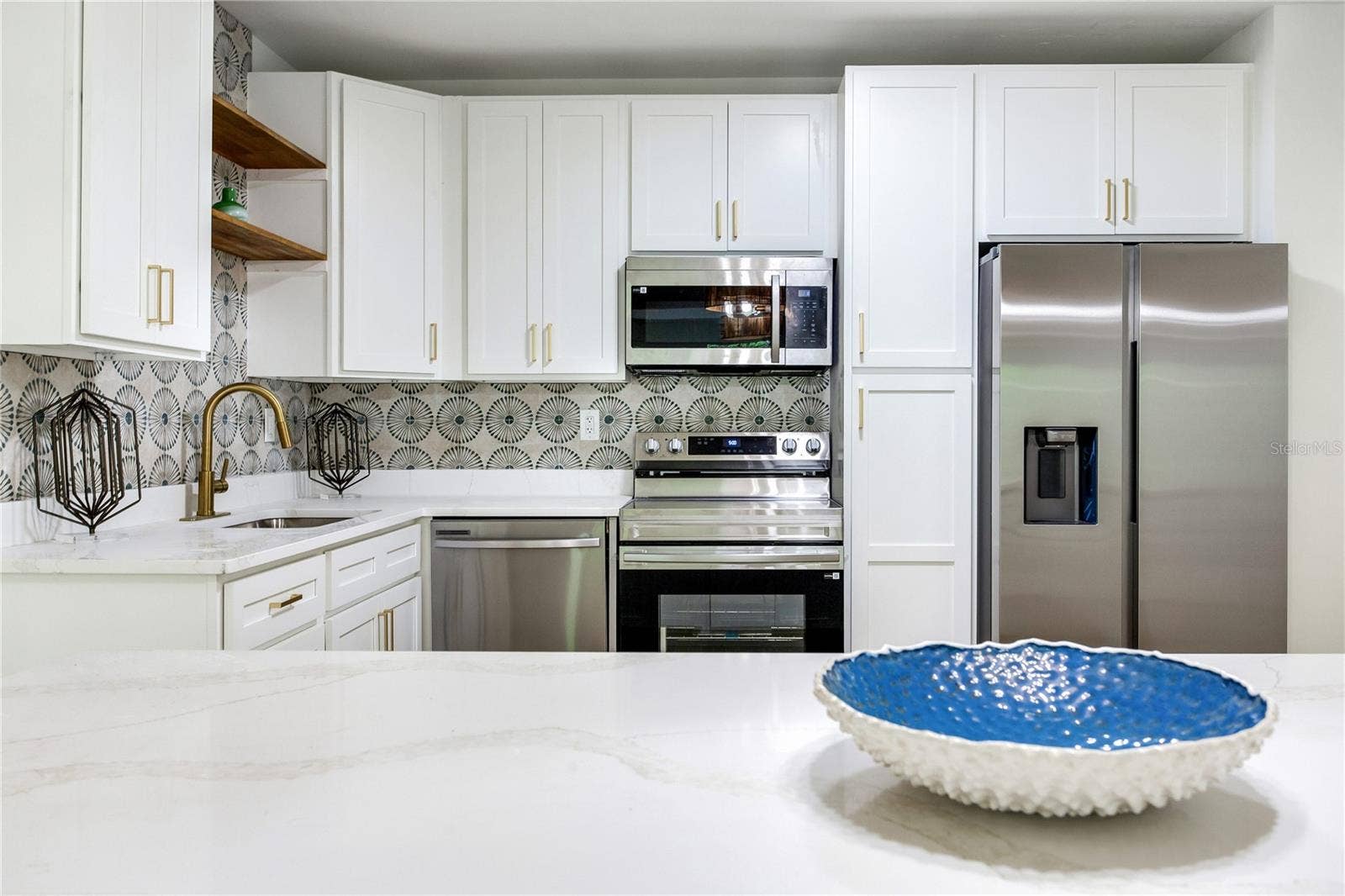 2753 VALENCIA DRIVE, Sarasota, FL 34239 2753 VALENCIA DRIVE, Sarasota, FL 34239