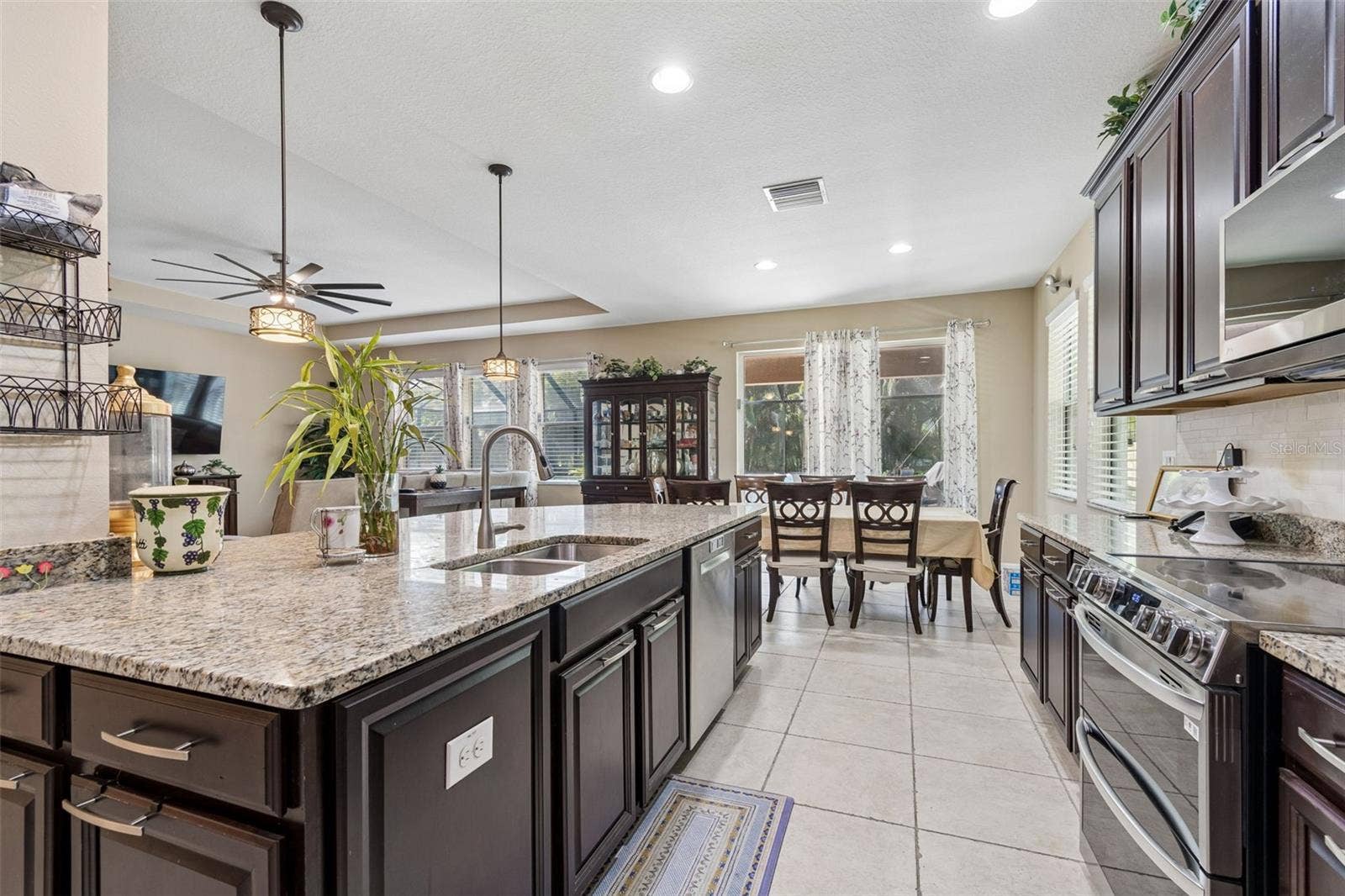 7090 88TH AVE N, Pinellas Park, FL 33782 7090 88TH AVE N, Pinellas Park, FL 33782