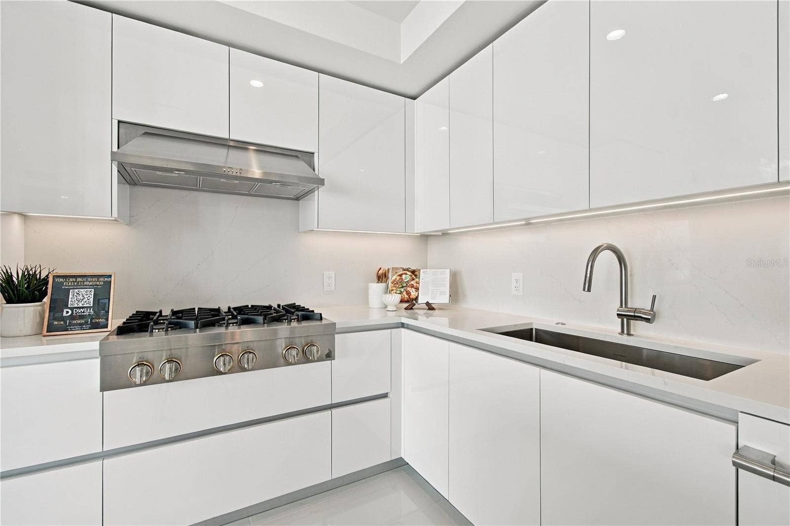400 CENTRAL AVENUE, #2505, St Petersburg, FL 33701 400 CENTRAL AVENUE, #2505, St Petersburg, FL 33701