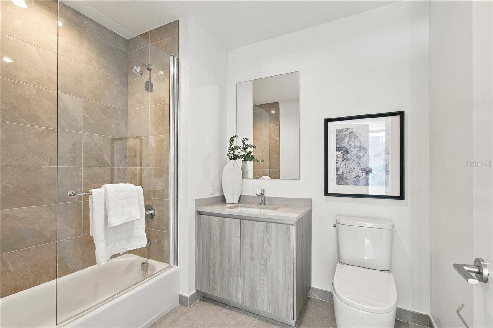 400 CENTRAL AVENUE, #2505, St Petersburg, FL 33701 400 CENTRAL AVENUE, #2505, St Petersburg, FL 33701