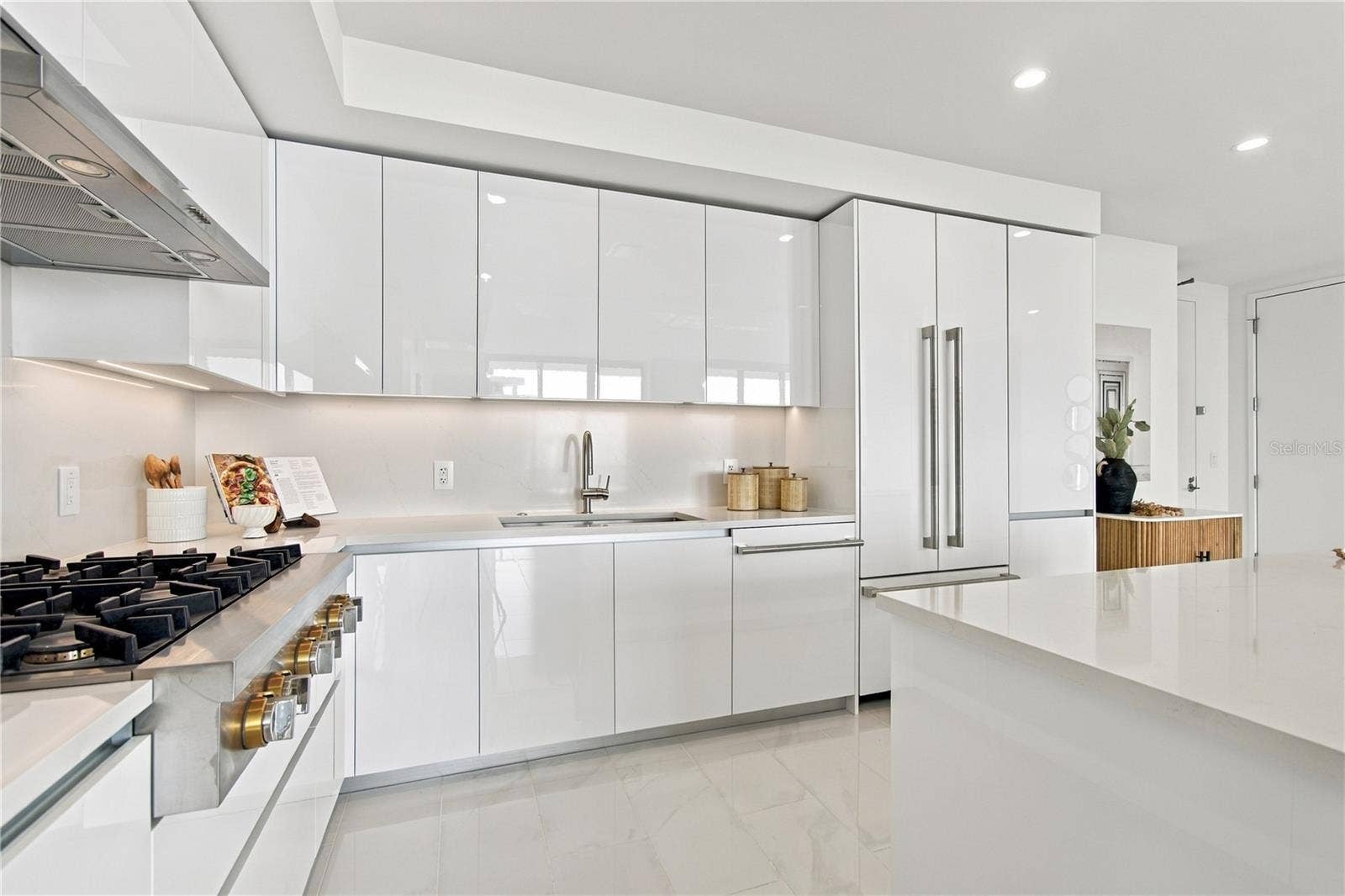 400 CENTRAL AVENUE, #2505, St Petersburg, FL 33701 400 CENTRAL AVENUE, #2505, St Petersburg, FL 33701