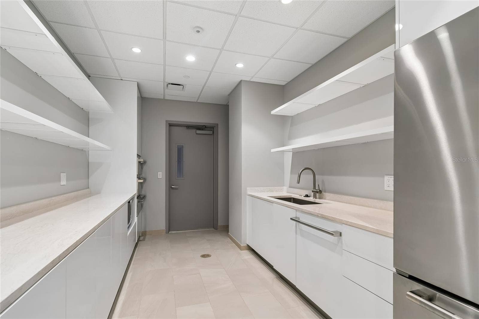 400 CENTRAL AVENUE, #2505, St Petersburg, FL 33701 Catering Kitchen with direct access to Pool Lounge / Private Dining Room