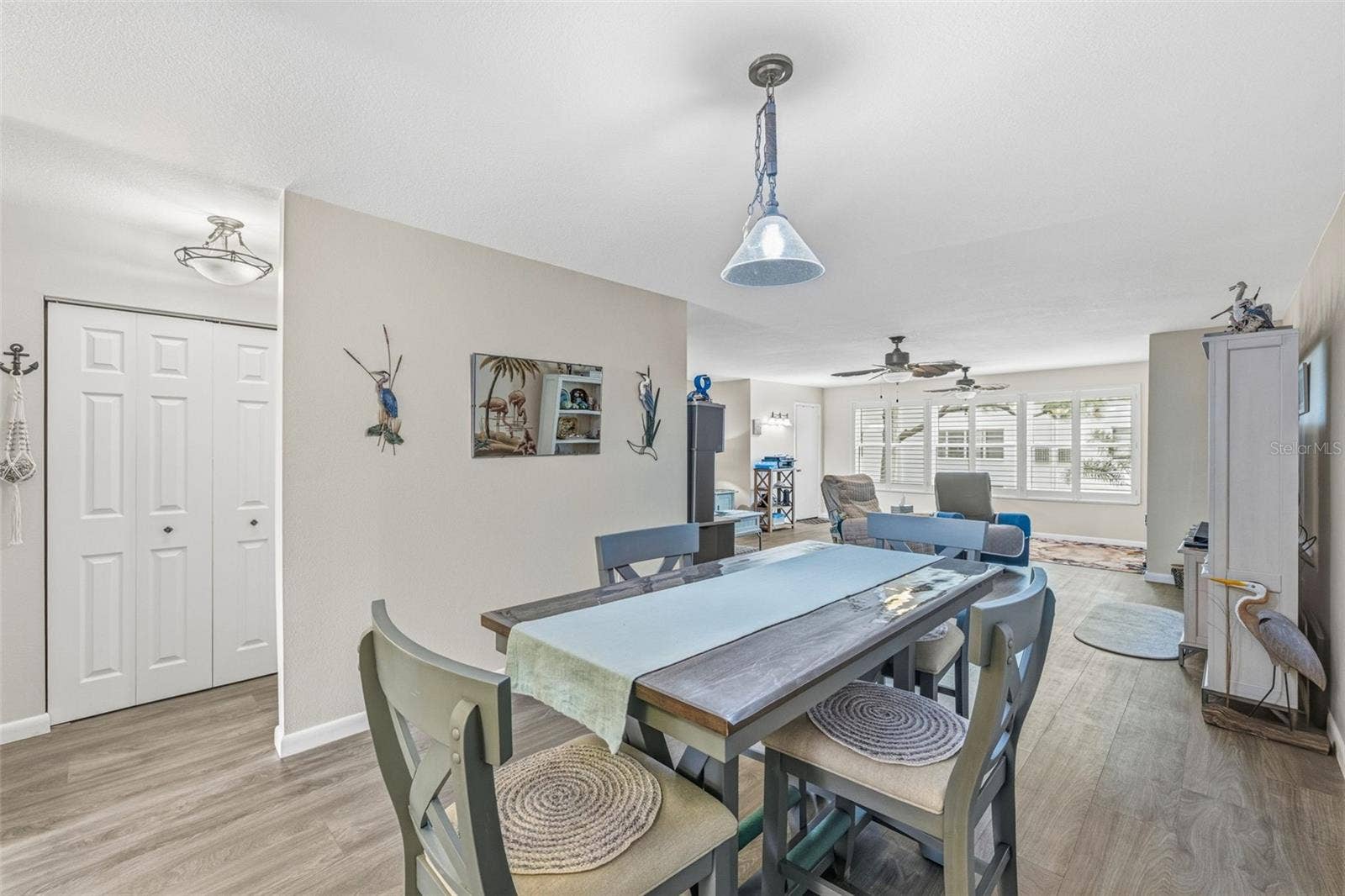 5521 80TH STREET N, #212, St Petersburg, FL 33709 Dining area open to living space