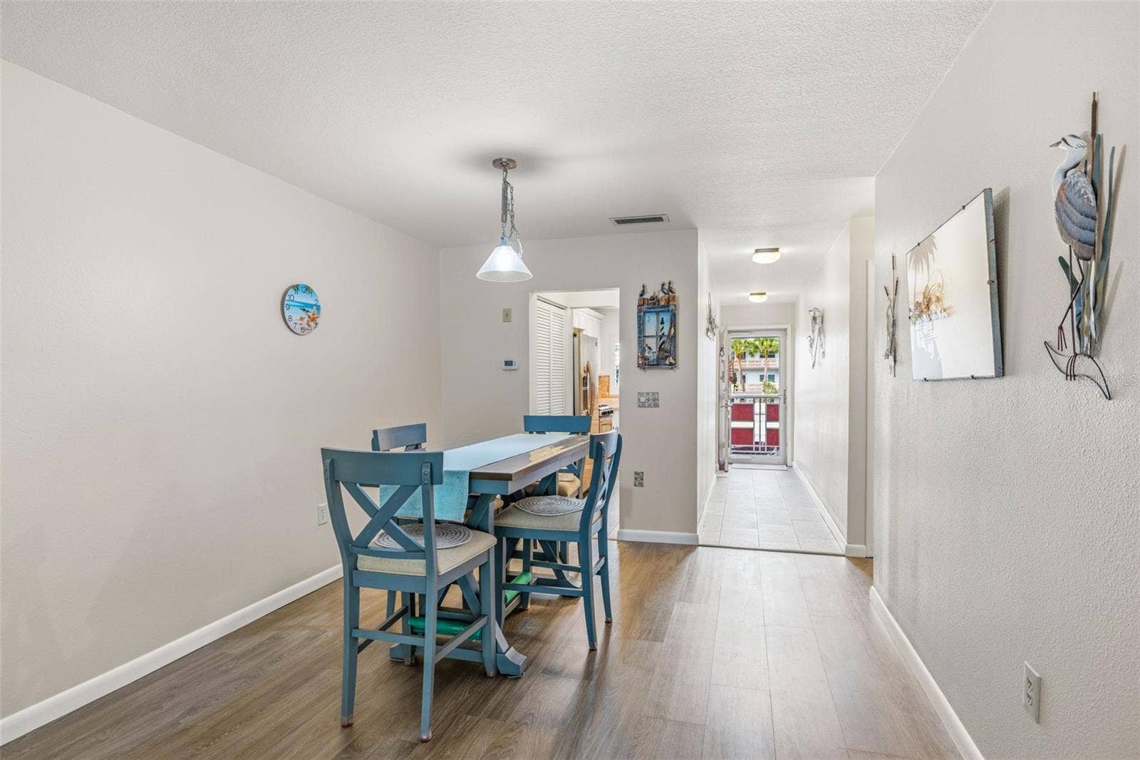 5521 80TH STREET N, #212, St Petersburg, FL 33709 Open dining and living layout
