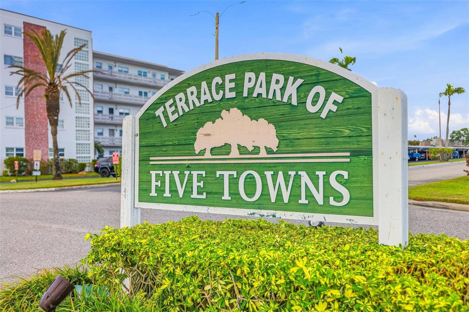 5521 80TH STREET N, #212, St Petersburg, FL 33709 Entrance sign for Five Towns St. Petersburg
