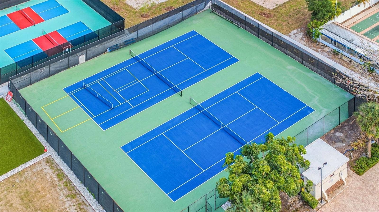 5521 80TH STREET N, #212, St Petersburg, FL 33709 Multiple tennis courts and recreation areas