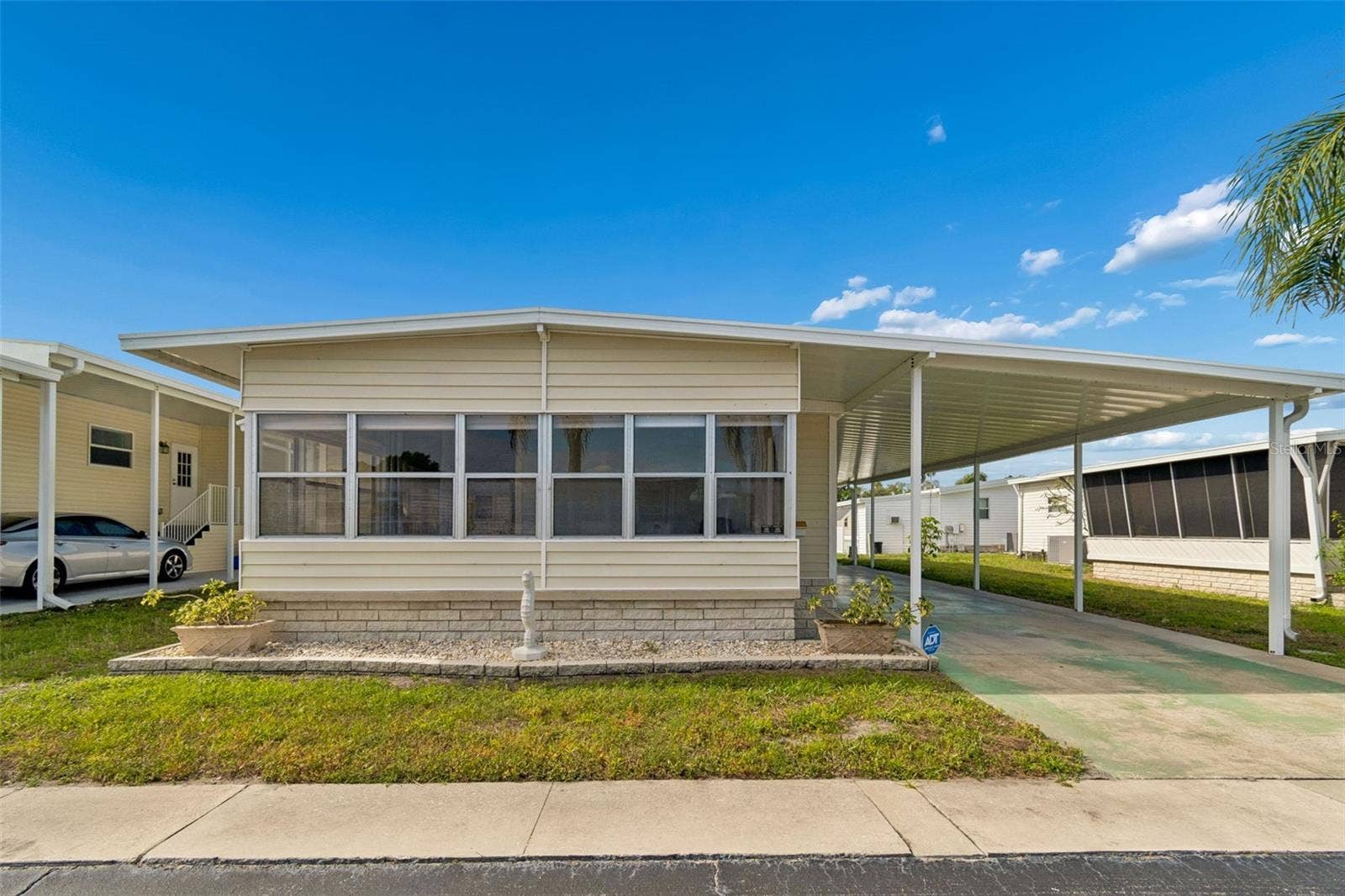 12651 SEMINOLE BOULEVARD, #15I, Largo, FL 33778 Front exposure