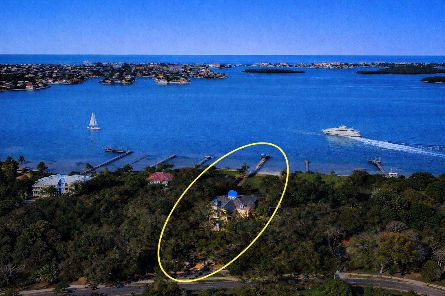 2000 PARK STREET N, St Petersburg, FL 33710 The Palace by the Sea on over 1.5 acres.