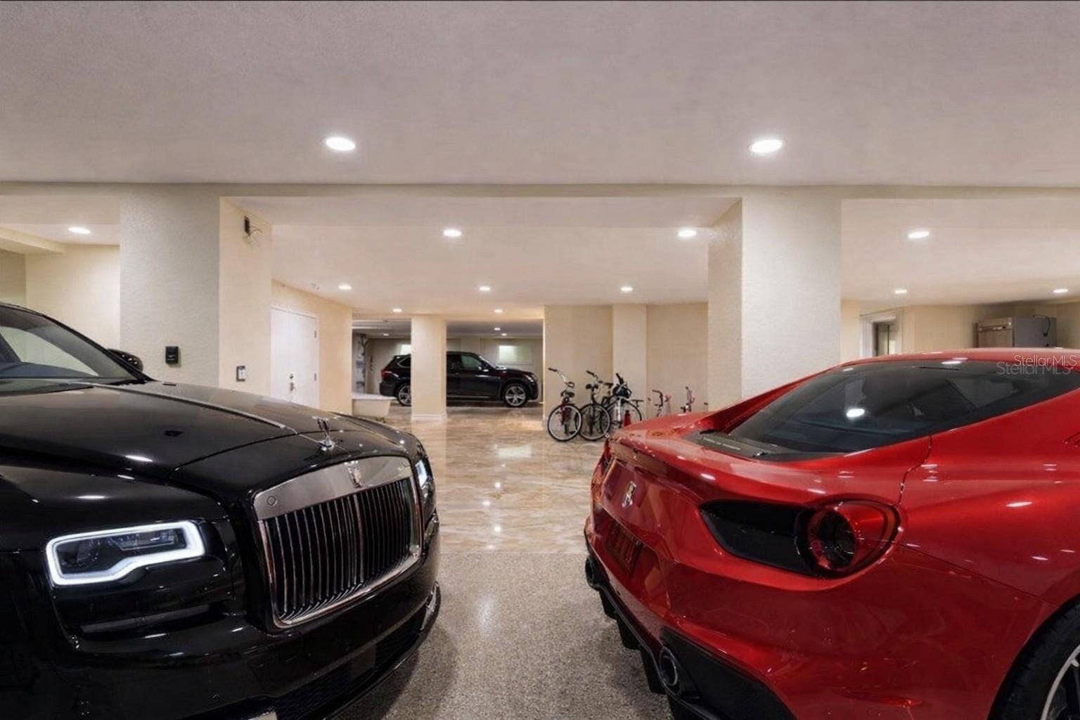 2000 PARK STREET N, St Petersburg, FL 33710 Room for 2 cars on the left garage.