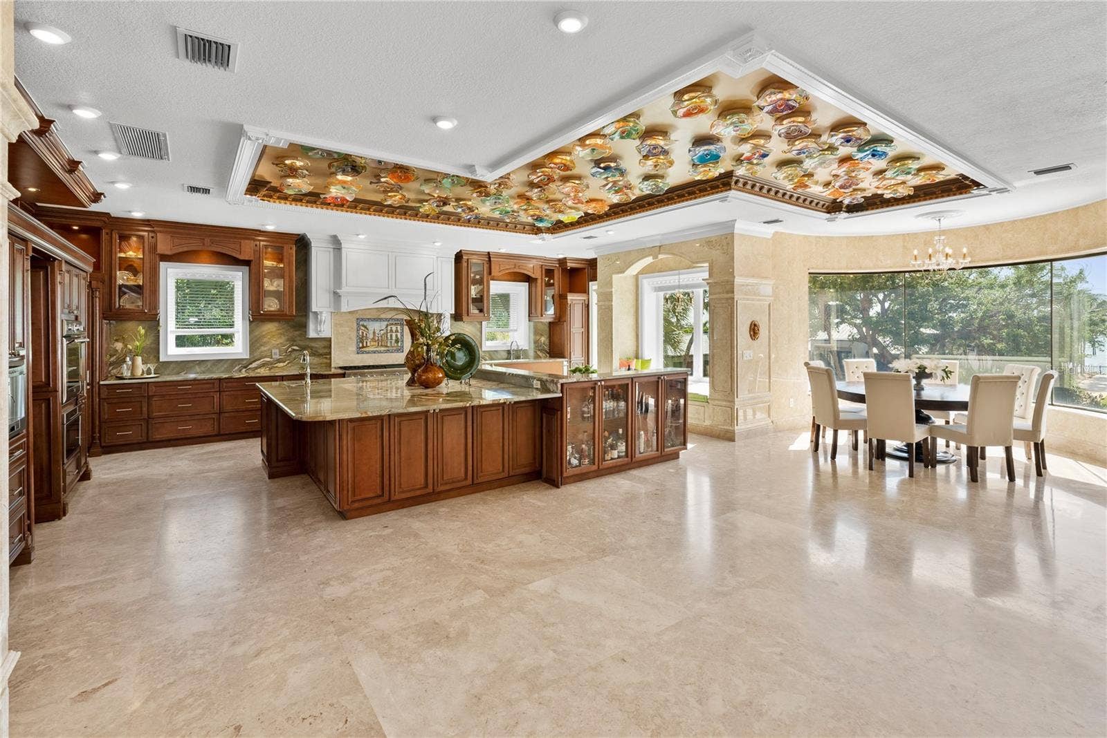 2000 PARK STREET N, St Petersburg, FL 33710 Designed for both everyday living and large-scale entertaining