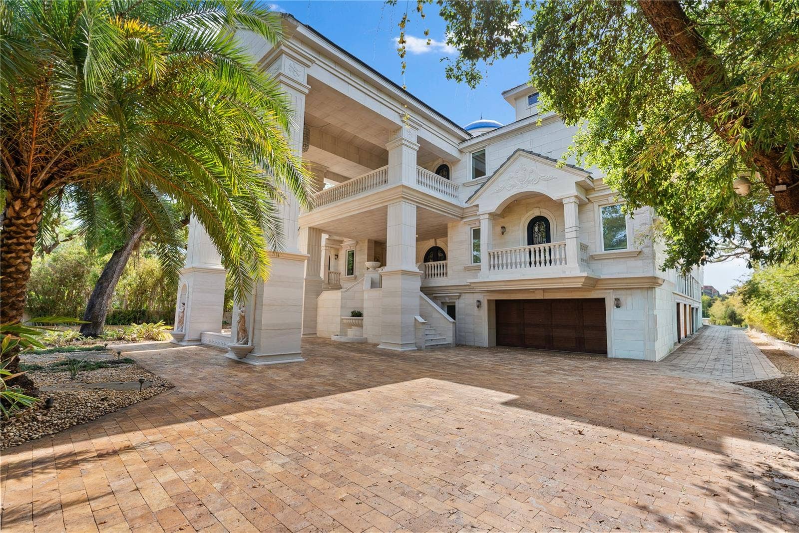 2000 PARK STREET N, St Petersburg, FL 33710 Grand estate faade with timeless architecture and expansive motor court.